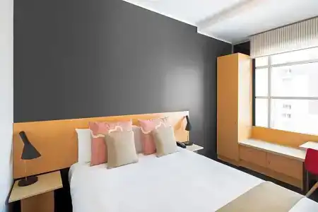 ibis World Square - 34
