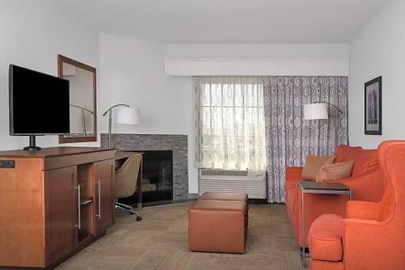 Hampton Inn - Suites-Civic Center - 69