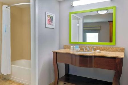 Hampton Inn & Suites/University Area - 76