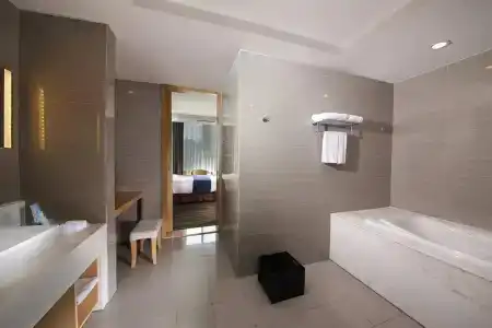 Holiday Inn Express Luoyang City Center - 8