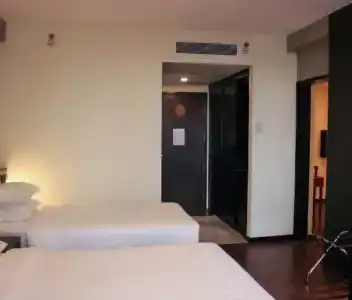 Royal (SG Clean, Staycation Approved) - 39