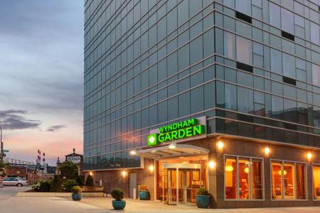 Wyndham Garden Long Island City - 40