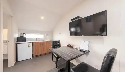 315 Riccarton - 133