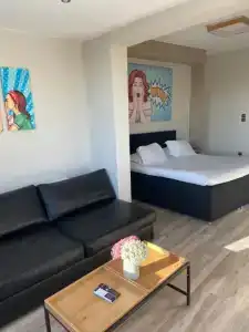 Connect Studios & - 40