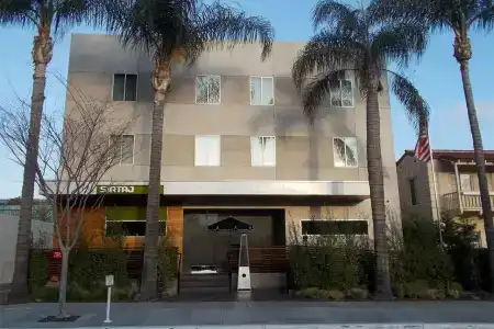 Sirtaj – Beverly Hills - 0