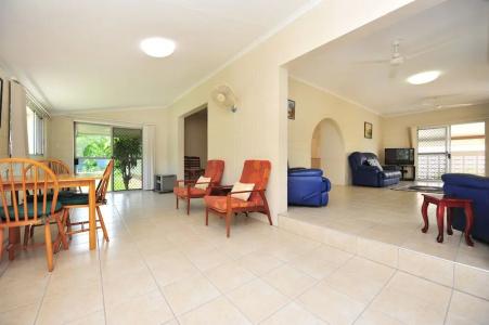 Seascape Holidays - 53 Reef Street - 3