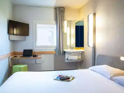 ibis budget Paris Porte De Montmartre - 2