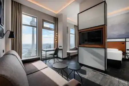 Park Inn by Radisson Berlin Alexanderplatz - 2
