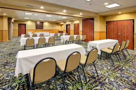 Staybridge Suites Laredo, An Ihg - 12
