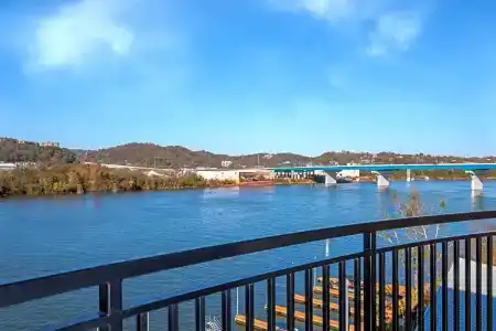 SpringHill Suites by Marriott Downtown/Cameron Harbor - 37