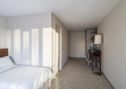 Upsuites - 1