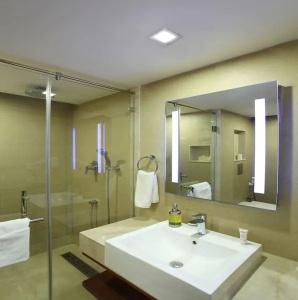 Abu Sarovar Portico,Chennai - 26
