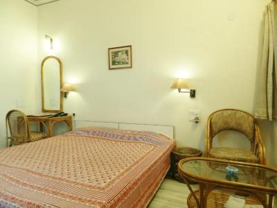 Arya Niwas - 37