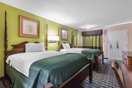 Rodeway Inn - 5
