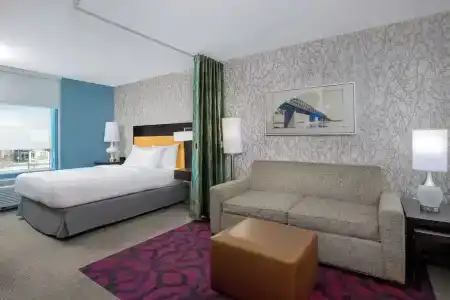 Home2 Suites By Hilton West - 70