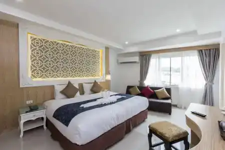 Triple Three Patong - 36