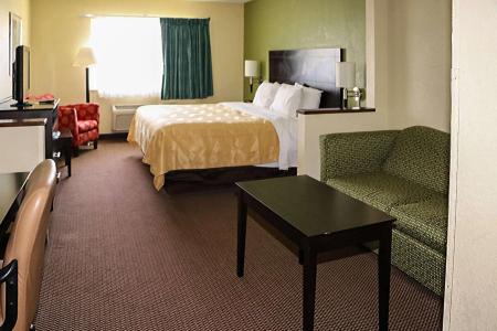 Quality Inn East Evansville - 1