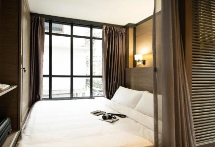 Warm Window Silom - 19