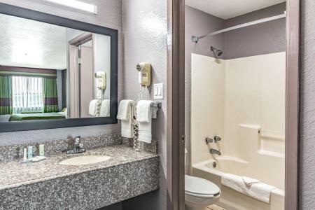 Quality Inn i-10 East Near At&t Center - 28