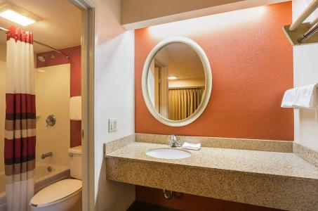 Red Roof Inn Indianapolis North - College Park - 31