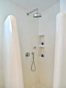 Zefi & Suites - 211