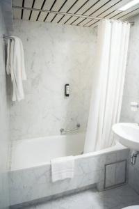 Queen Anne - 41