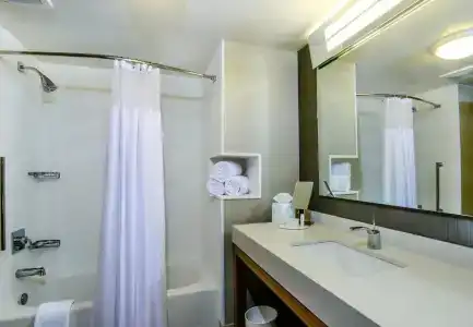 Courtyard by Marriott - 7