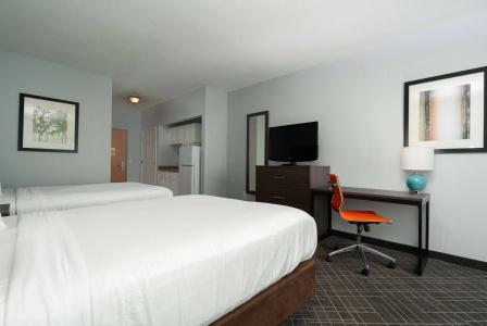 Baymont by Wyndham Riverwatch - 6