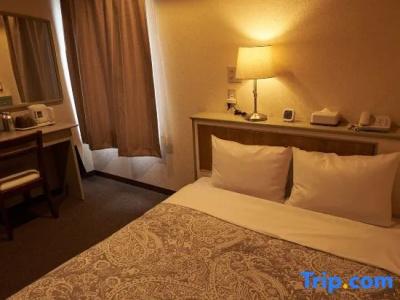 Hotel - 85