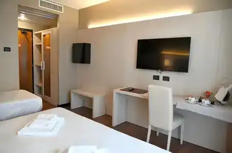 Yachting Mistral - 82
