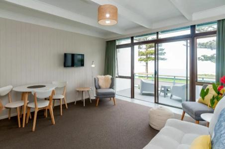 Whispering Sands Beachfront - 93