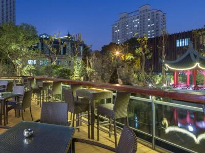 Golden Tulip Shanghai Rainbow - 24