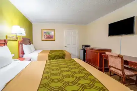 Rodeway Inn & Suites Fort Jackson - 3