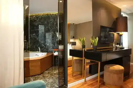 La Suite Boutique - 130