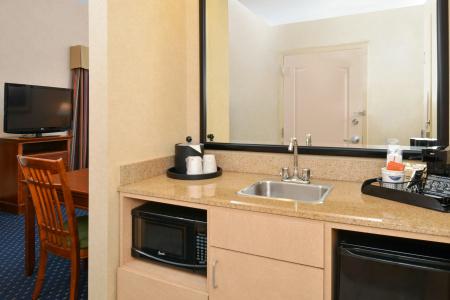 Hampton Inn and Suites South - 24
