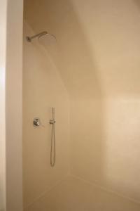 Este Luxury Suites - 41