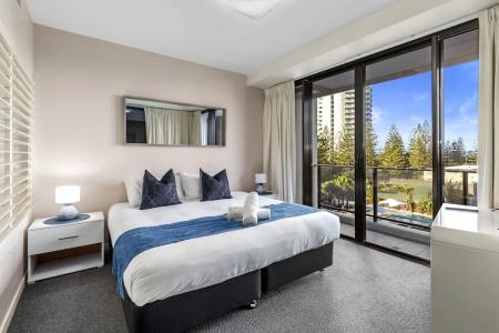 Ultra Broadbeach - 42
