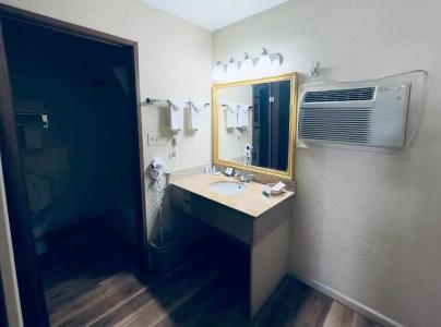 Quality Inn - 59