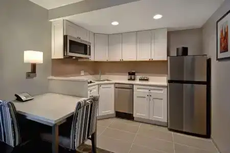 Homewood Suites by Hilton-City Avenue - 11
