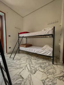 Los Mochileros hostel - 2