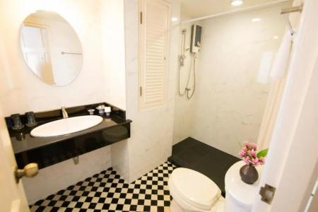 Ssip Boutique Dhevej Bangkok - 72