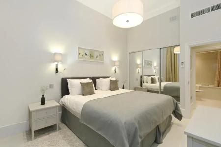 Queensgate Court - 111