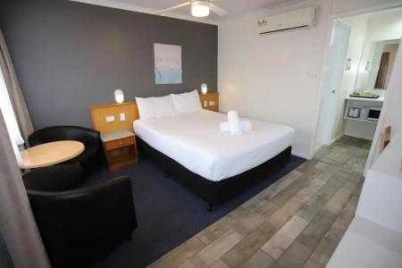 Reign Inn - 91