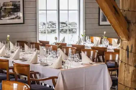 Finnøy Bryggehotell - by Classic Norways - 23