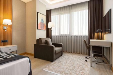 Ramada & Suites by Wyndham Istanbul Sisli - 10