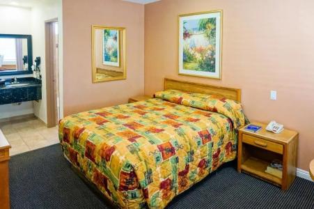 Dunes Inn - Sunset - 32