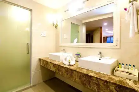 LADALAT - 8