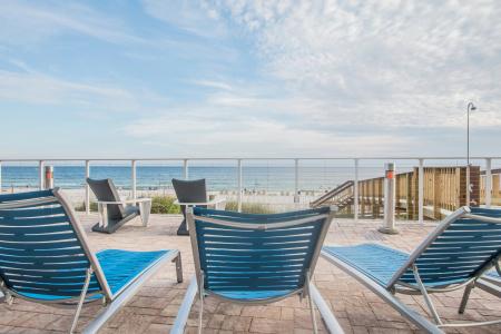 Hampton Inn & Suites Beach-Beachfront - 28