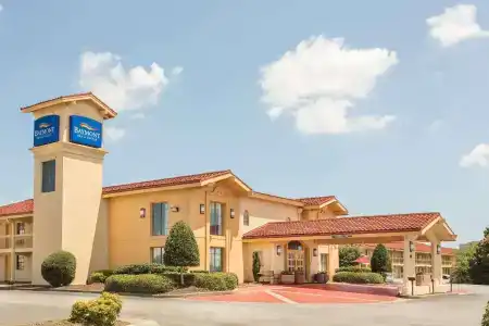 Baymont by Wyndham Woodruff Rd - 16