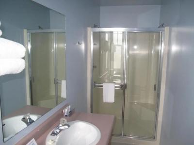 James Bay Inn, Suites & Cottage - 30